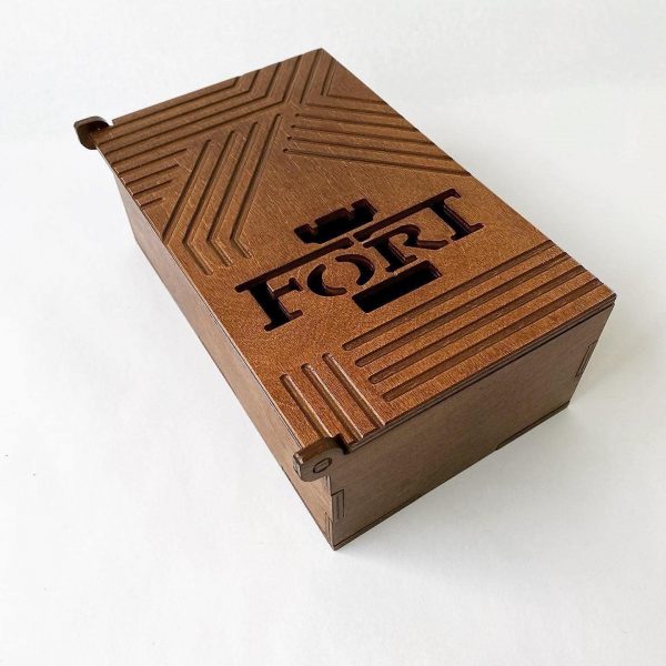 cutie din placaj lemn logo