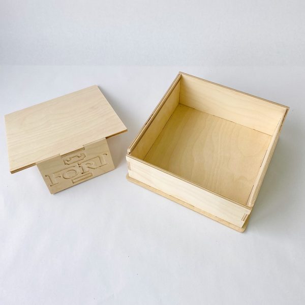 cutie lemn placaj logo
